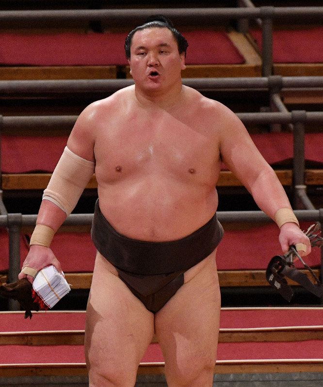 白鵬、自身の最多優勝記録更新 阿武咲が殊勲賞 碧山は技能賞 春場所