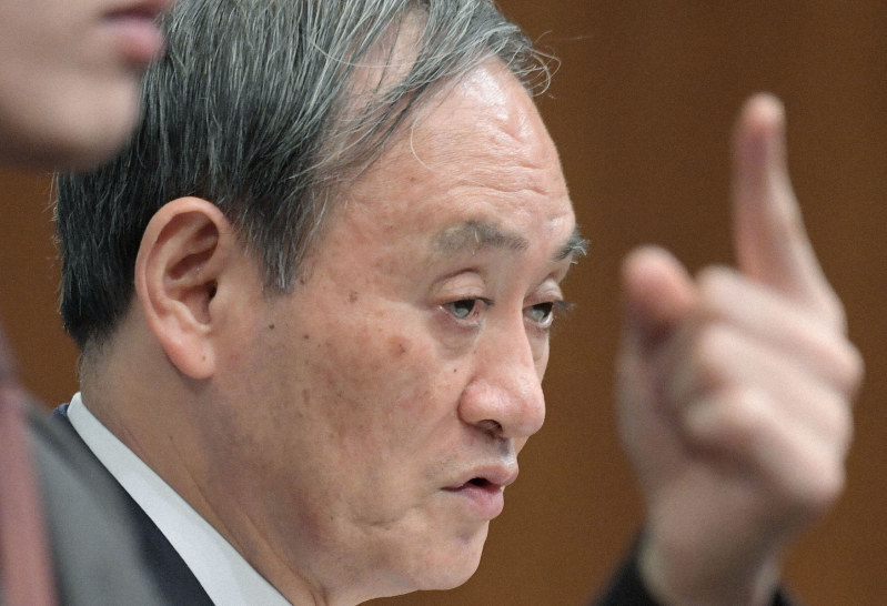 閣議後の記者会見で質問に答える菅義偉官房長官=首相官邸で2020年3月13日午前10時4分、川田雅浩撮影