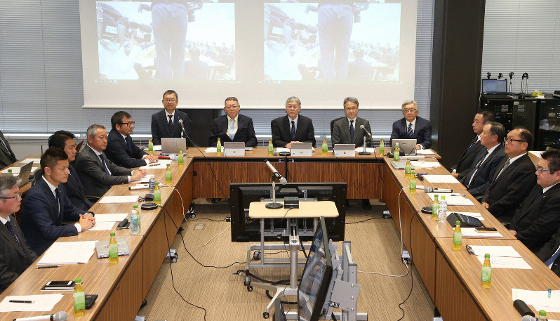 プロ野球とサッカーのJリーグが設置した「新型コロナウイルス対策連絡会議」の第4回会合=東京都港区で2020年3月23日午前(代表撮影)
