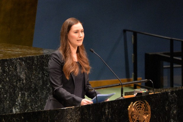 国際女性デーに関するイベントで演説するフィンランドのサンナ・マリン首相=米ニューヨークの国連本部で2020年3月6日、隅俊之撮影
