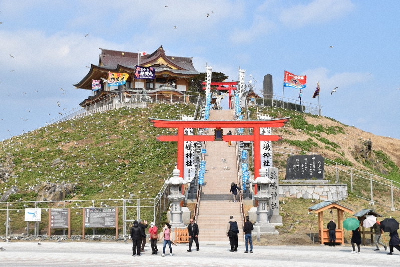 八戸のシンボル復活 蕪嶋神社に新社殿 火災で焼失 5年ぶり例大祭 青森 毎日新聞 八戸のシンボル復活 蕪嶋神社に新社殿 火災で焼失 5年ぶり例大祭 青森 毎日新聞