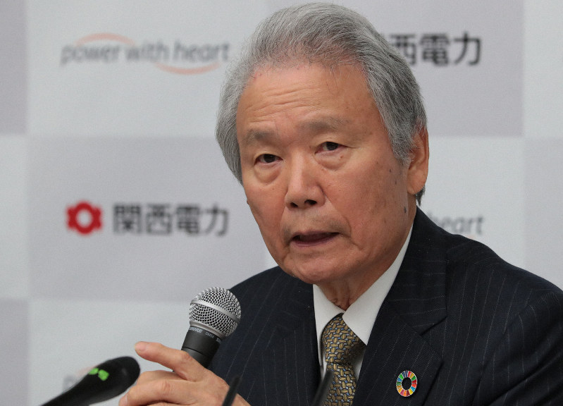 記者会見する関西電力の榊原定征・次期会長=大阪市北区で2020年3月30日午後7時8分、小出洋平撮影