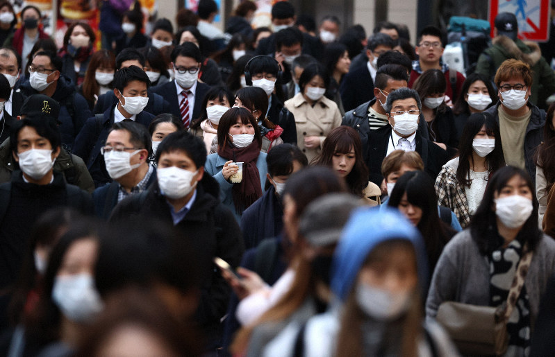 新型コロナウイルスの感染拡大は企業活動にも影響を与えている=東京都新宿区で2020年3月30日、喜屋武真之介撮影
