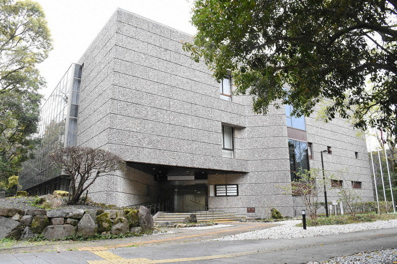 旧県立図書館を改修した県立公文書館=郡悠介撮影