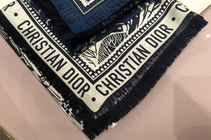 世界の雑記帳 仏ディオールがマスク生産開始 工場でボランティアが作業 毎日新聞