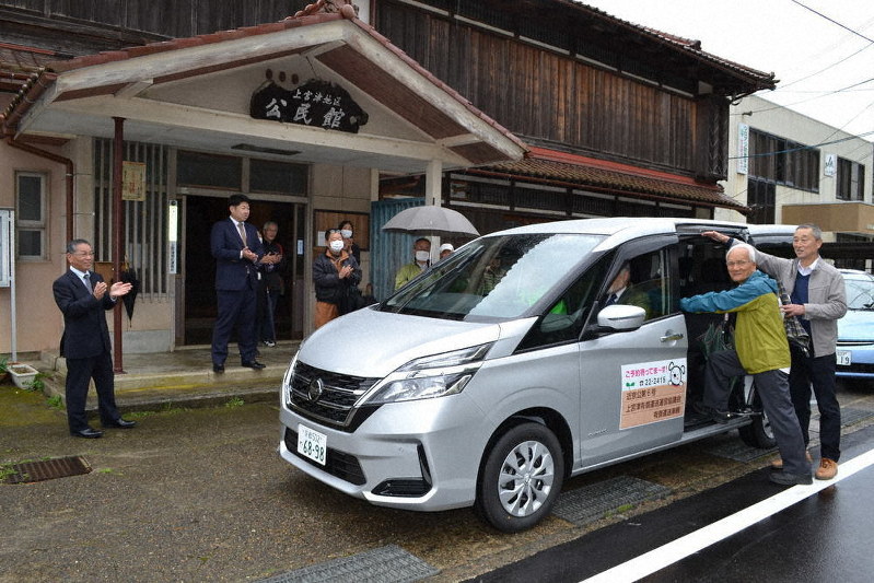 上宮津地区でスタートした公共交通空白地有償運送=松野和生撮影