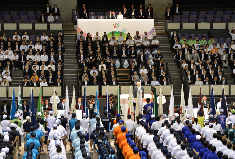 昨年の全国高校総体の総合開会式=鹿児島市の鹿児島アリーナで2019年7月27日、金澤稔撮影