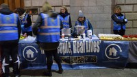 ダブリン市内では市民団体がホームレスのため炊き出しを行うのが日常の風景だ＝アイルランド・ダブリンで2020年3月4日、横山三加子撮影