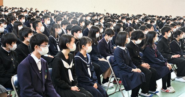 演奏も制服もないけれど 膳所高で入学式 滋賀 毎日新聞