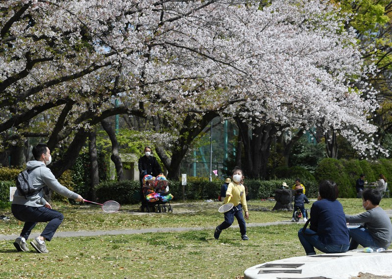 独自の緊急事態 親も心配 ケーキで誕生日を 気をつけて公園に 名古屋 毎日新聞