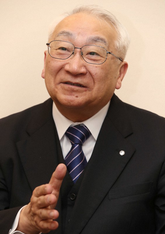インタビューに答える大阪府医師会の茂松茂人会長=大阪市天王寺区で2020年4月13日、菱田諭士撮影