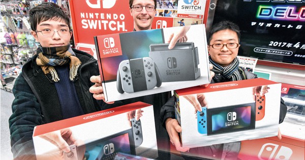 ゲームの未来 産業史 スマホゲームの６分の１以下 縮小を続ける家庭用市場 小山友介 週刊エコノミスト Online
