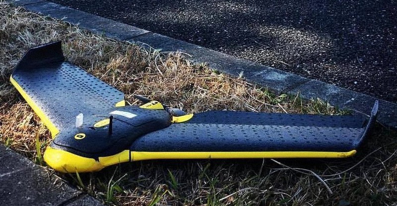 広域の撮影に優れた固定翼ドローン=クライシスマッパーズ・ジャパン提供