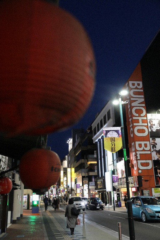 臨時休業の店もあり、閑散とした仙台市内の繁華街=仙台市青葉区で17日、和田大典撮影