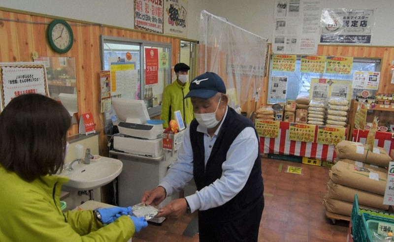 新型コロナ 手作りマスクで地域貢献 ｊａいが女性連絡協 直売所で客に配布 ２５日にも伊賀で 名張 三重 毎日新聞