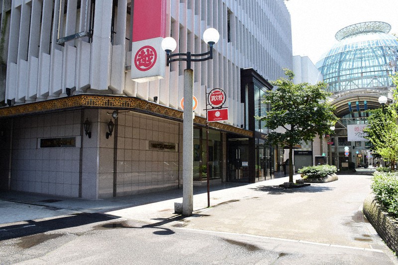 新型コロナ 高松三越 臨時休業 県内全５店舗 来月６日まで 香川 毎日新聞