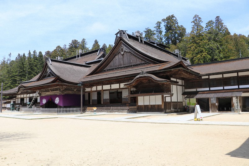 拝観停止が決まった高野山真言宗総本山金剛峯寺=和歌山県高野町高野山で2020年4月11日午前11時21分、藤原弘撮影