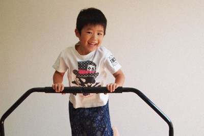 新型コロナ 人気跳ねるトランポリン 外出自粛 家遊びに購入増 毎日新聞