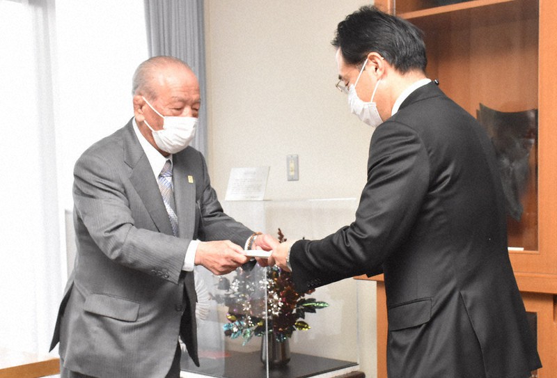 新型コロナ 売り上げ減 県の支援を 県バス協会など 税減免など要望 岡山 毎日新聞
