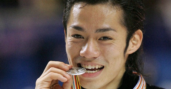 フィギュアスケート浅田真央　中野友加里 安藤美姫 高橋大輔 織田信成 サイン色紙 浅田真央と水蜜桃 全日本フィギュア 「楽しめた」安藤美姫 0.44