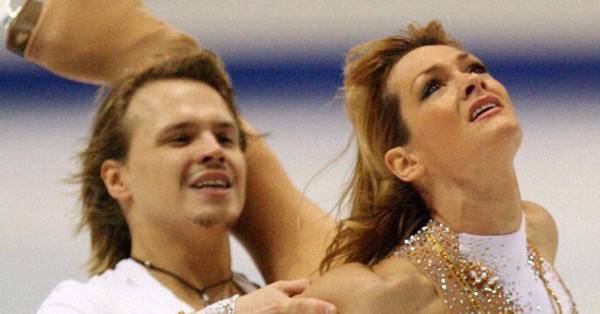 フィギュアスケート浅田真央　中野友加里 安藤美姫 高橋大輔 織田信成 サイン色紙 フィギュアスケート浅田真央 中野友加里 安藤美姫 高橋大輔 織田信成