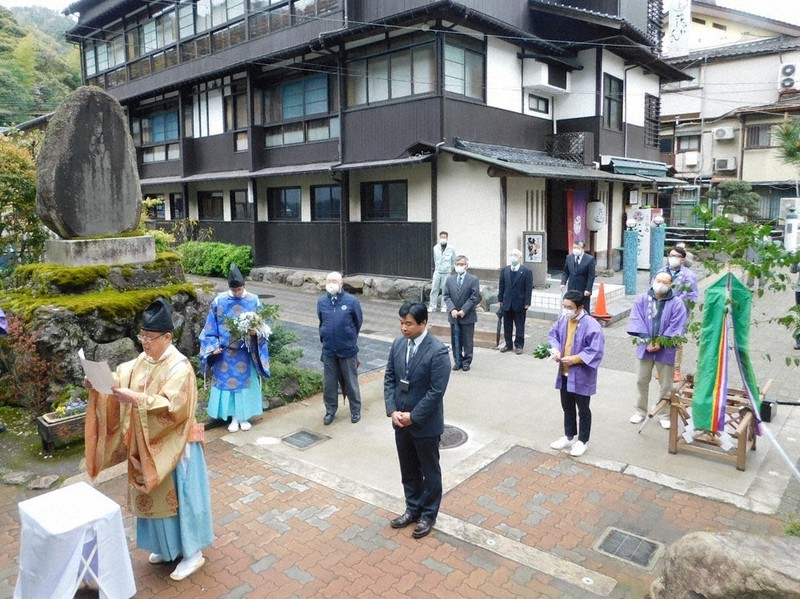 今年は厳かに 神事のみ 豊岡 城崎で 温泉まつり 始まる 兵庫 毎日新聞