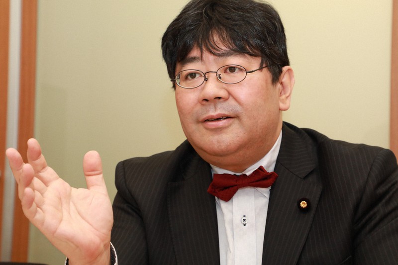 山田太郎氏=岡本同世撮影