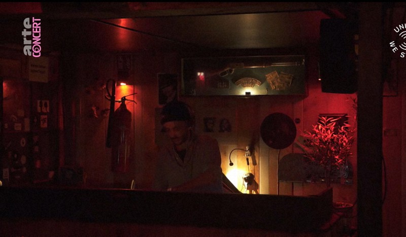 自宅がクラブに 盛り上がるバーチャル世界 イベント中止でアーティストの収入確保にも 毎日新聞