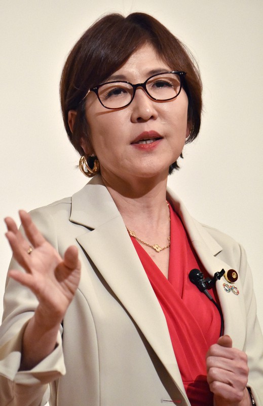 稲田朋美氏