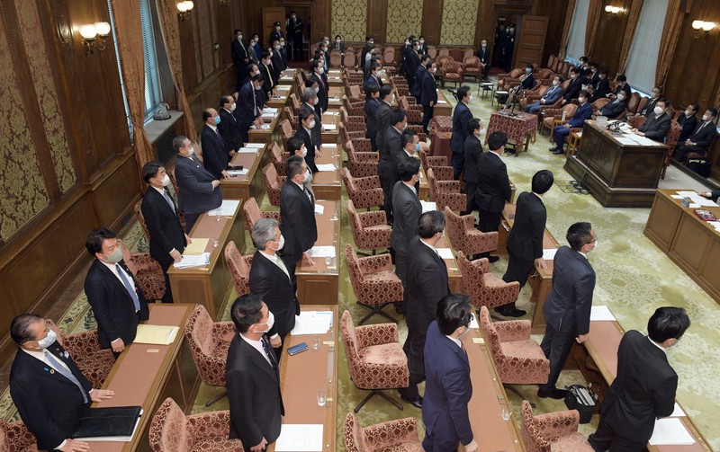 2020年度補正予算案を全会一致で可決した衆院予算委員会=国会内で2020年4月29日午前10時54分、竹内幹撮影