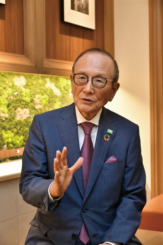 スーパーホテル会長の山本梁介氏=同社提供