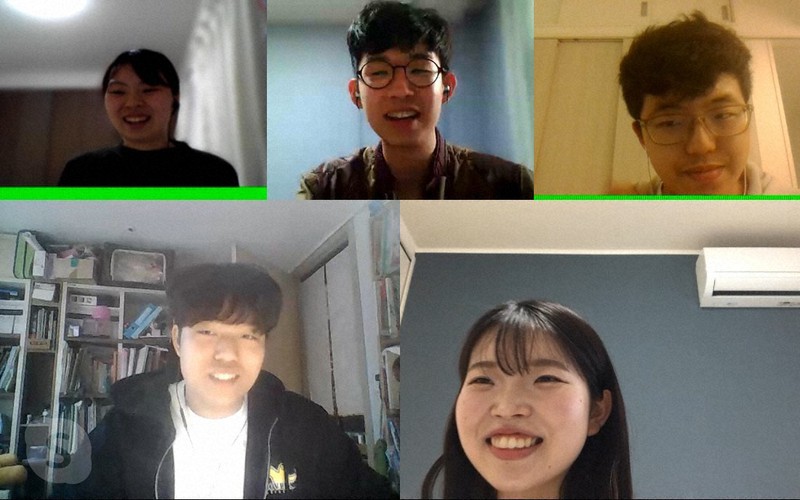 オンラインで交流する日韓の学生たち=日韓文化交流基金提供