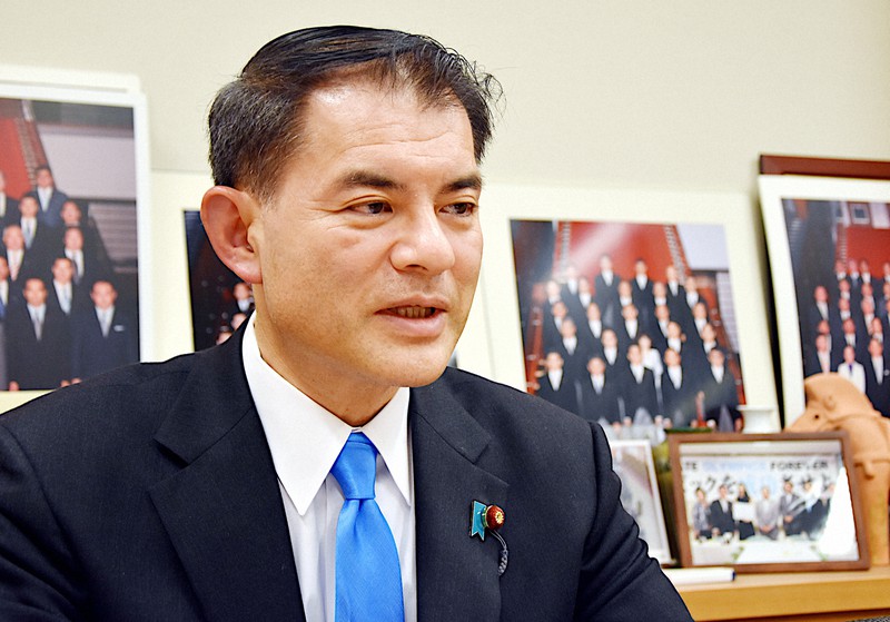 柴山昌彦氏=野原大輔撮影