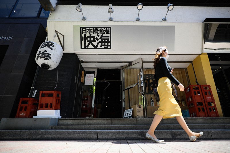 日本橋にある海鮮居酒屋「快海」=東京都中央区で2020年4月14日、吉田航太撮影