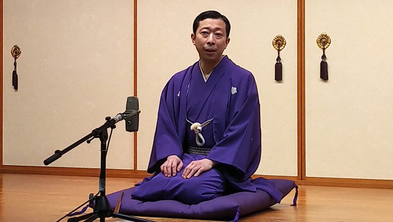 ネット配信の落語に挑んだ古今亭菊之丞=2020年5月4日、濱田元子撮影