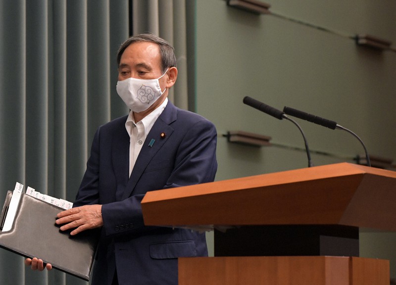 記者会見に臨む菅義偉官房長官=首相官邸で2020年5月7日午前11時37分、竹内幹撮影