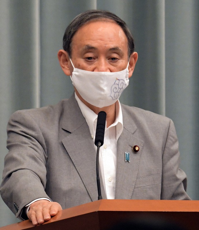 記者会見する菅義偉官房長官=首相官邸で2020年5月8日午前11時24分、竹内幹撮影