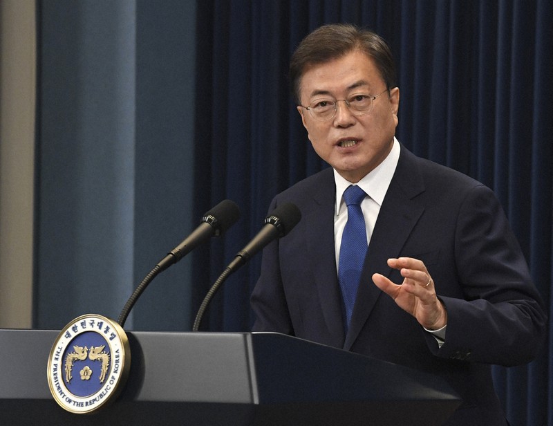 就任3年に合わせ演説する韓国の文在寅大統領=AP