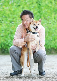 「旅のススメ」をテーマにメッセージを寄せた金丸裕志副学長
