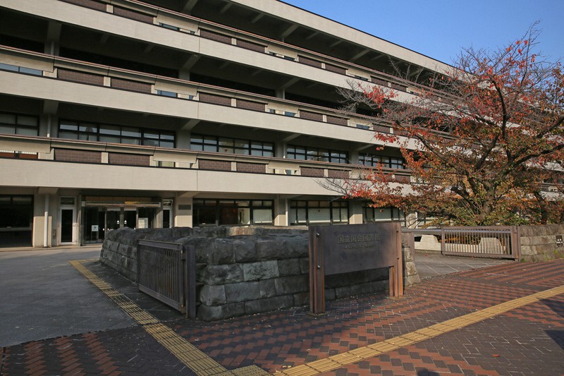 国立国会図書館外観=東京都千代田区で2018年11月27日、山下浩一撮影