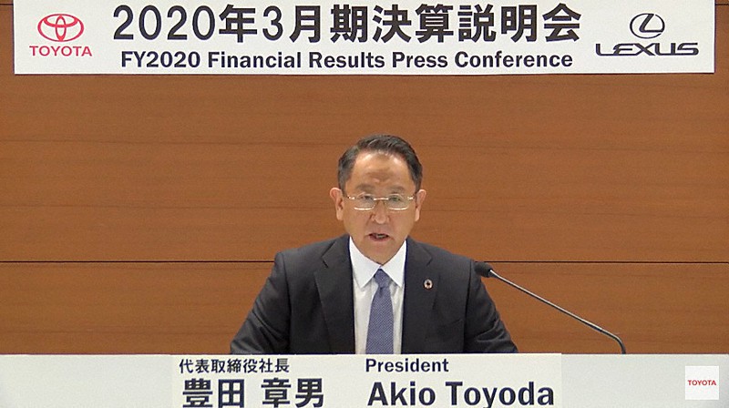 トヨタ自動車の2020年3月期決算説明会に出席した豊田章男社長=2020年5月12日、ユーチューブのトヨタ自動車公式チャンネルから