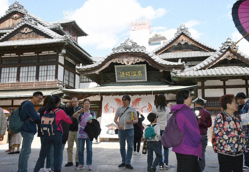 新型コロナ 休館中の松山 道後温泉本館 市対応ブレ 知事が苦言 再開撤回の市 国の懸念発言で 愛媛 毎日新聞