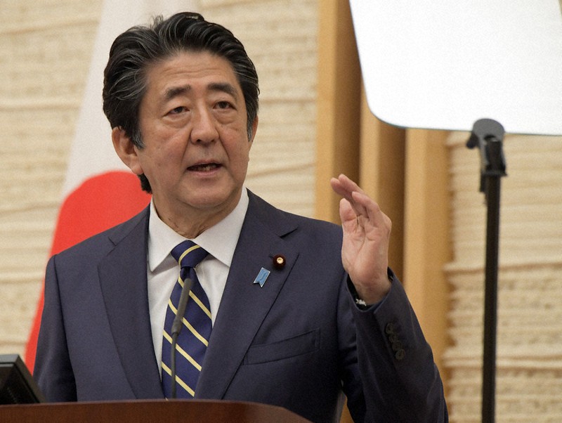 39県での緊急事態宣言解除について記者会見で説明する安倍晋三首相=首相官邸で14日、竹内幹撮影