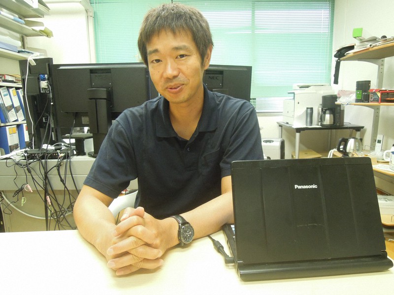 ツイート分析に詳しい東京大学大学院工学系研究科の鳥海不二夫准教授=東京都文京区の東大キャンパスで2019年9月18日午前11時1分、大村健一撮影