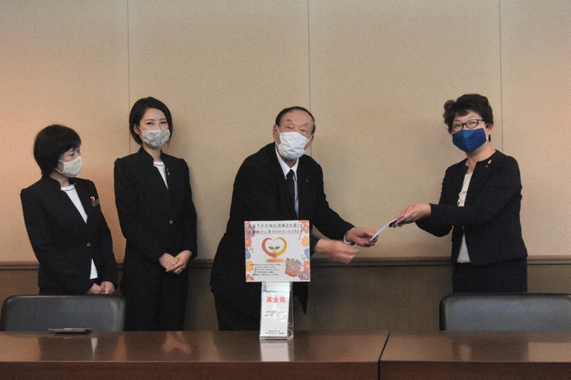 新型コロナ 地元のために 手作りマスクで寄付集め ベルウイング 名張 三重 毎日新聞