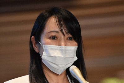 黒川弘務東京高検検事長の賭けマージャン問題について話す森雅子法相＝首相官邸で２０２０年５月２１日午後５時４０分、宮間俊樹撮影