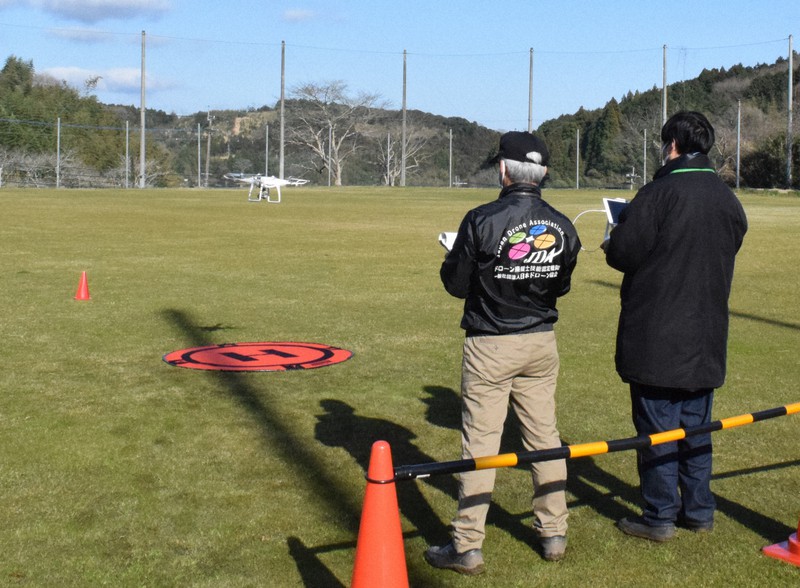 美しい映像にあこがれて ドローン講習に挑戦した42歳記者は合格できたのか 毎日新聞