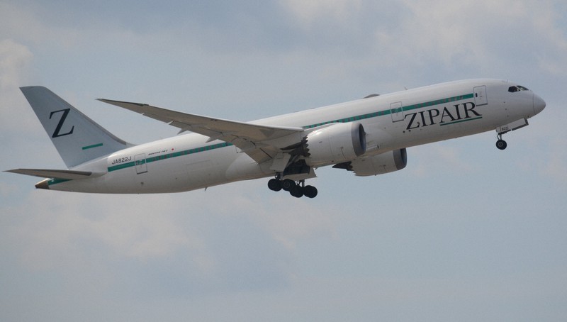 貨物専用便としての就航が決まったZIPAIRの機体=成田空港で2020年3月16日午前11時29分、中村宰和撮影