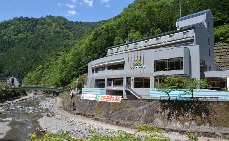 2020年6月1日に新装オープンする「フォレストかみきた」=奈良県上北山村で、萱原健一撮影