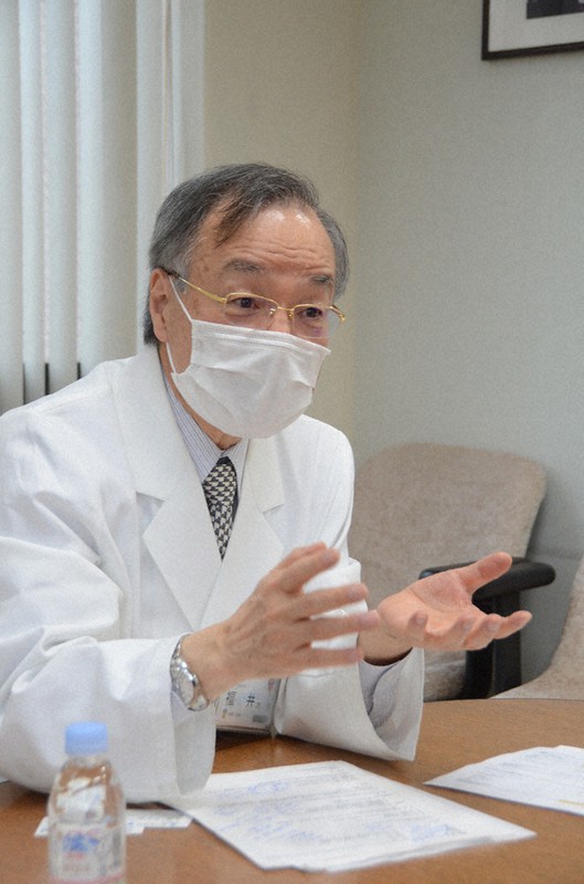 聖路加国際病院の福井次矢院長=東京都中央区で5月、斎藤文太郎撮影